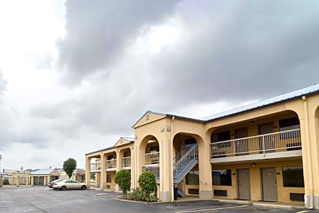 Deerfield Inn By Capital O Blytheville AR I55