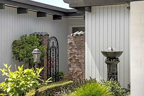 Two-Bedroom Apartment (With Aircon)