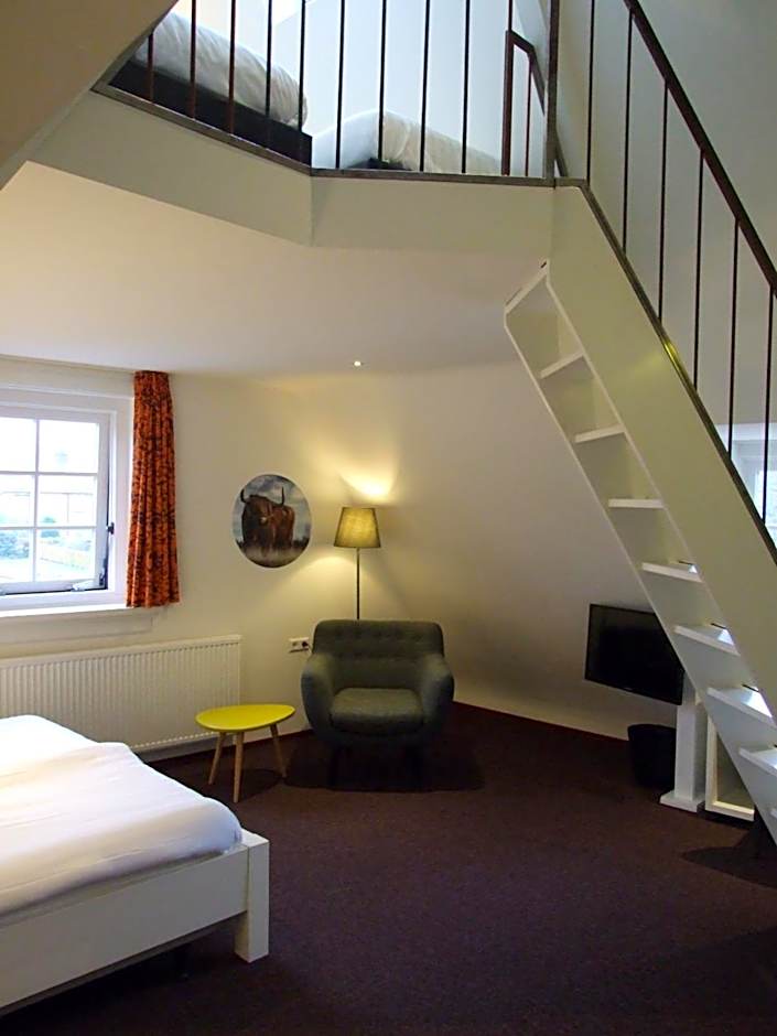 Quadruple Room with Private Bathroom — 2 fotoğraftan 1. fotoğraf