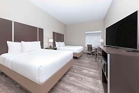 Queen Room with Two Queen Beds and Roll-In Shower - Mobility/Hearing Accessible - Non-Smoking