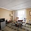 Riverview Inn & Suites