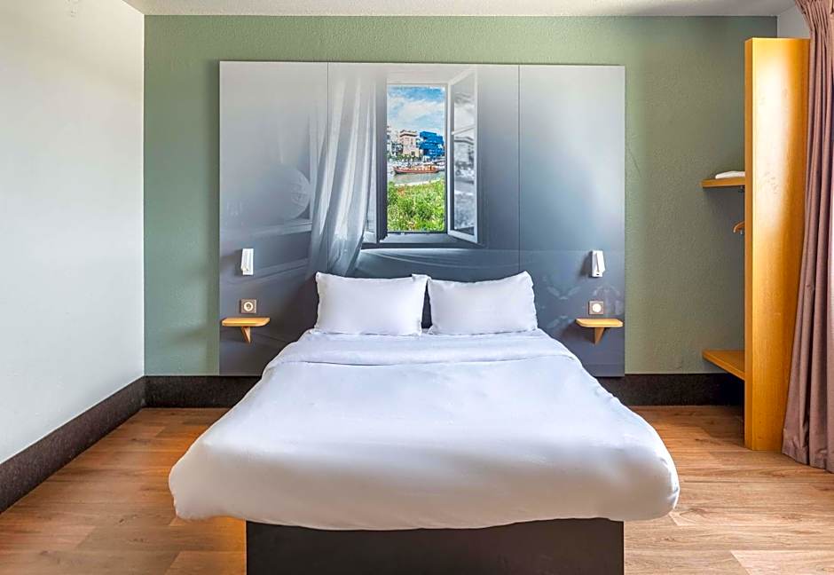 B&B Hôtel Lyon Grand Stade Meyzieu