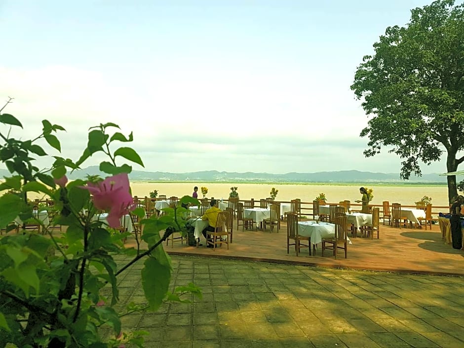Bagan Hotel River View