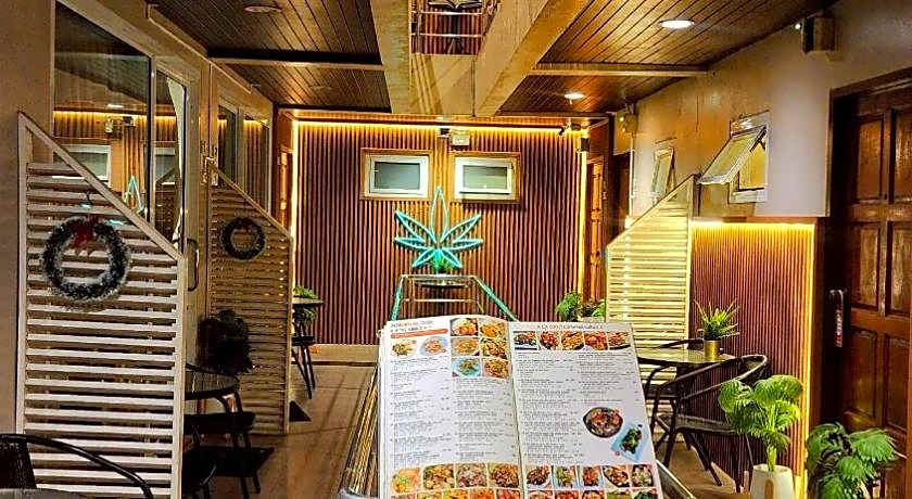 Chilli Hotel & Restaurant