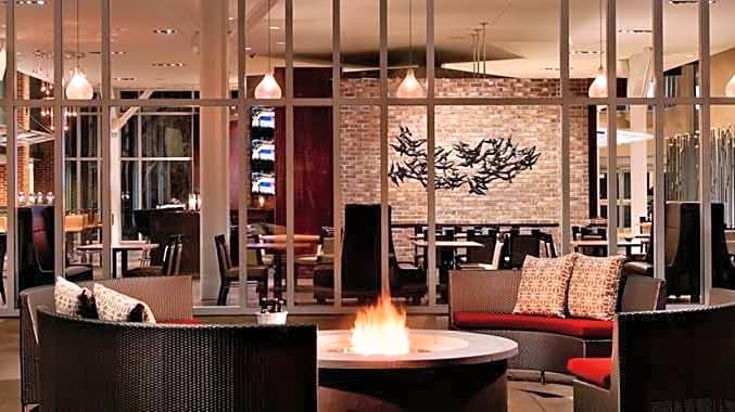 DoubleTree Hotel & Suites Charleston Airport