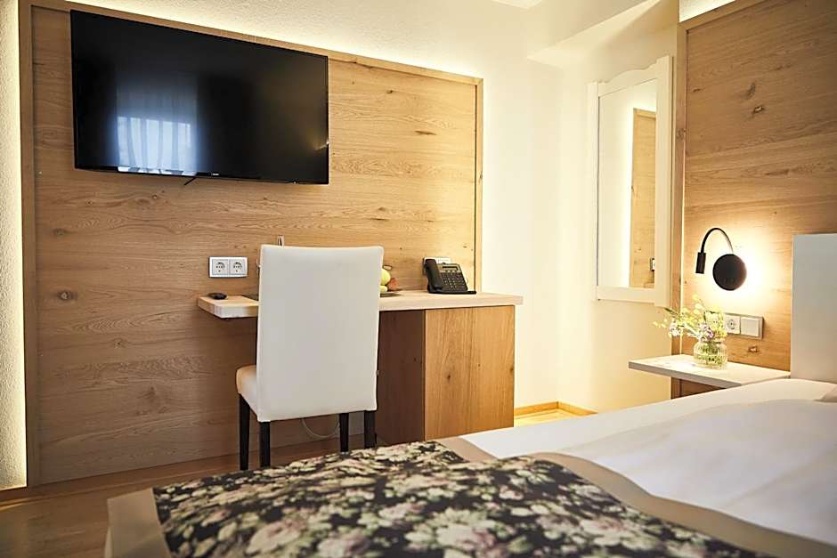 Photo 1 of 4 of Single Room