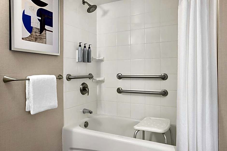 Courtyard by Marriott Los Angeles Sherman Oaks