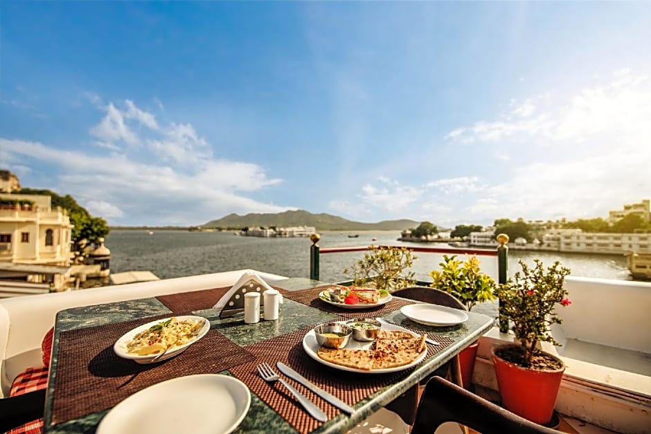 Hotel Devraj Niwas on Lake Pichola Udaipur