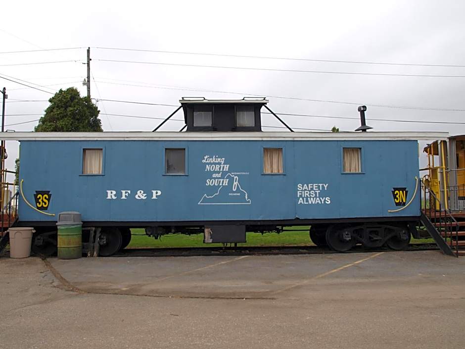 Red Caboose Motel & Restaurant