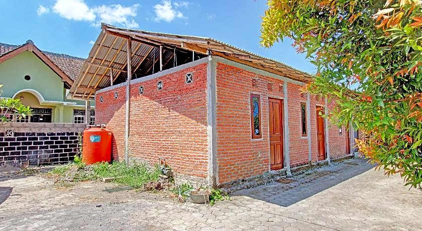 OYO Life 93010 Omah Bareng Syariah Sambisari