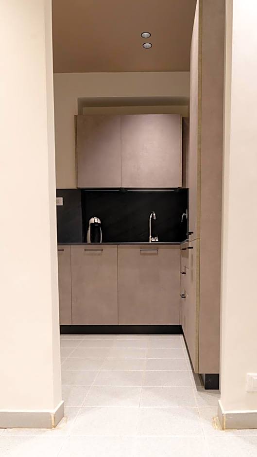 Bertola 17, centrale, stazione by HAPPYHOSTORINO