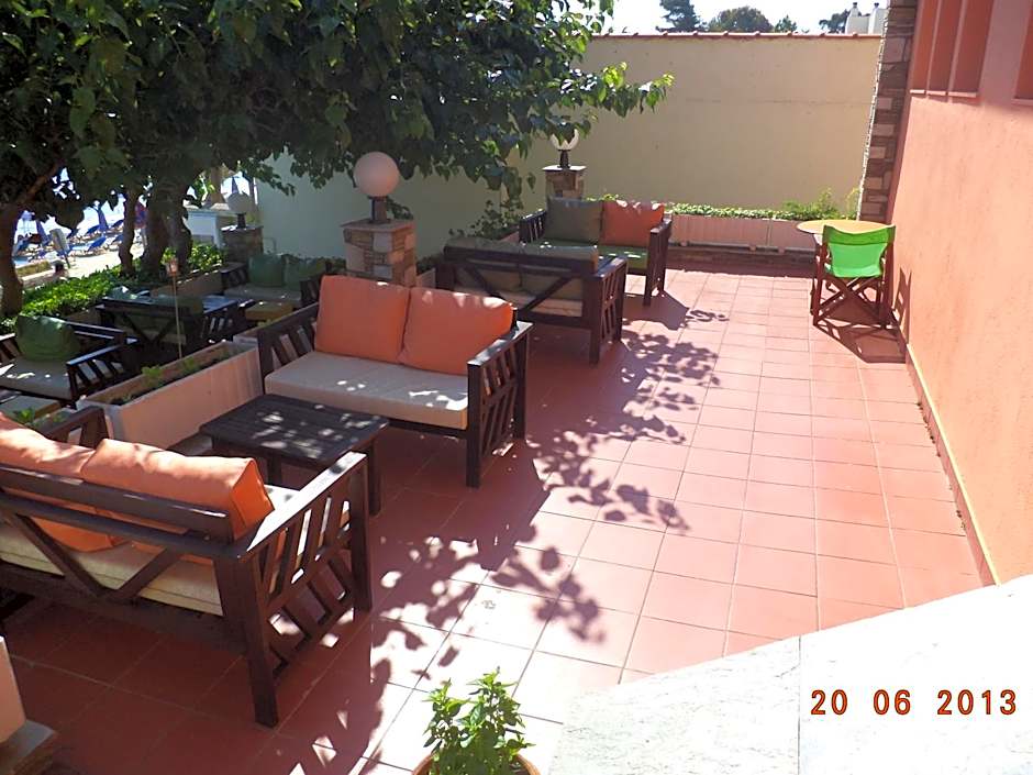 Polychrono Beach Hotel