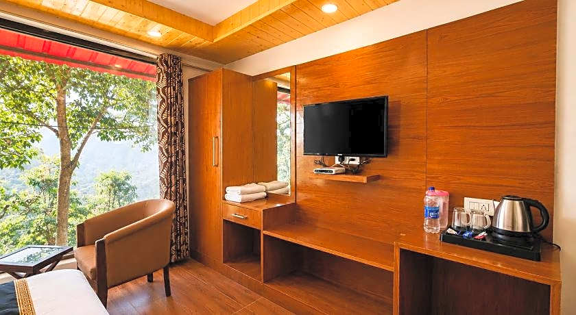 Kavin Highland - The Mall Road Dalhousie