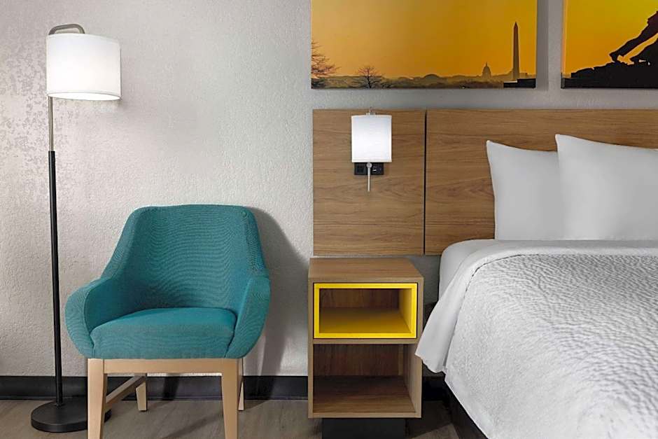 Days Inn by Wyndham Hinesville Near Fort Stewart