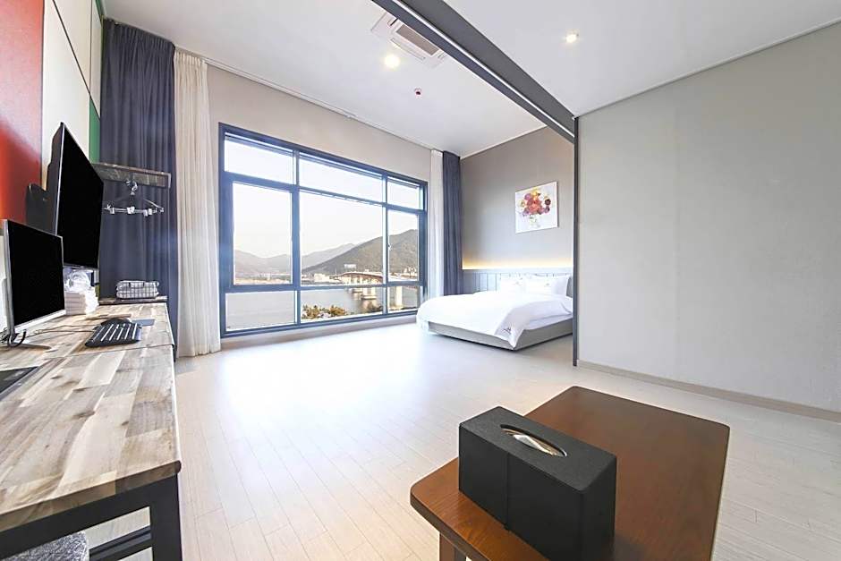 Tongyeong Bridge Hotel