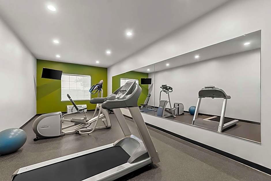 Spark by Hilton Selma