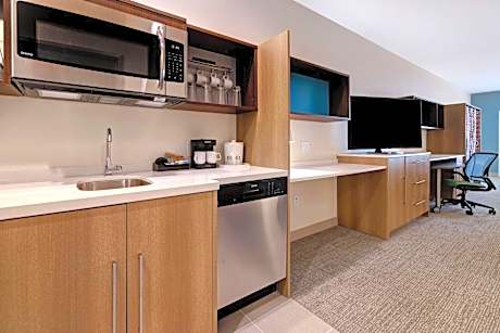 2 QUEEN HEARING ACCESSIBLE STUDIO SUITE