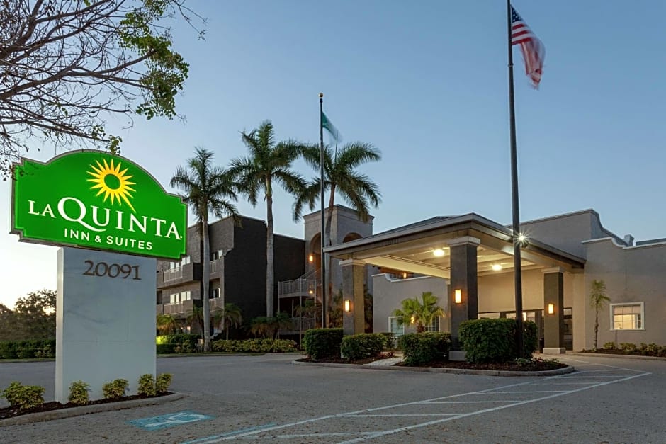 La Quinta Inn & Suites by Wyndham Ft. Myers Sanibel Gateway