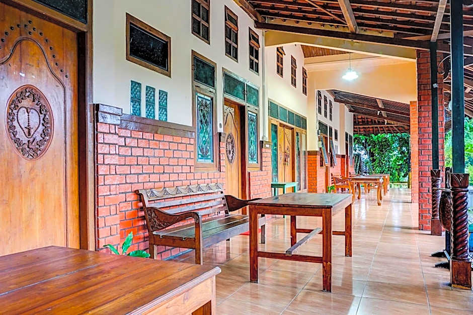 Hotel O Griyo Werdiningsih