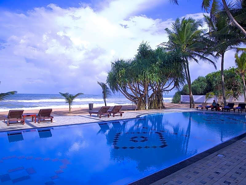 Whispering Palms Hotel