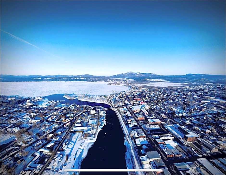 Cap Magog! Près du lac Memphrémagog et Mont Orford