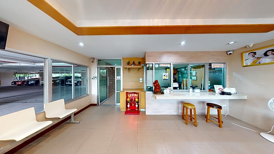 Central Place Serviced Apartment