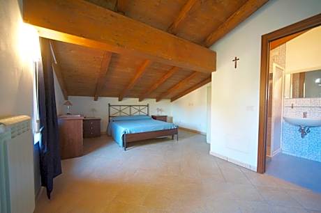Double Room with Mountain View