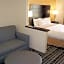 La Quinta Inn & Suites by Wyndham Lincoln
