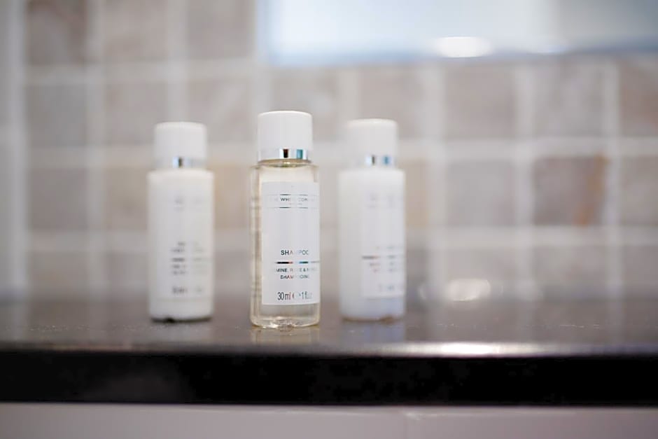 Great Blunts Stables - Stock Brook Manor Golf Club