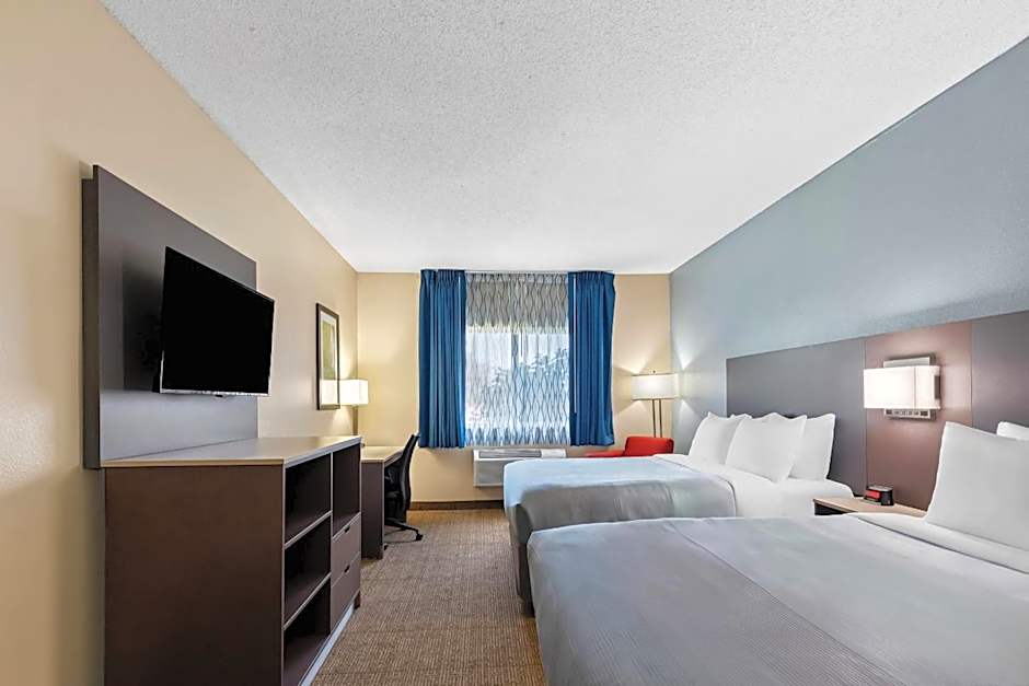 Quality Inn and Suites Springfield Southwest near I-72