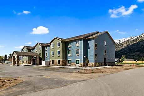Cobblestone Hotel & Suites - Alpine