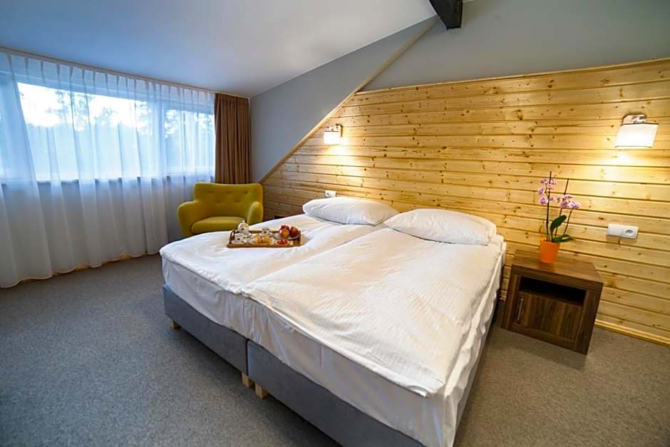 Hotel Dworek Wapionka