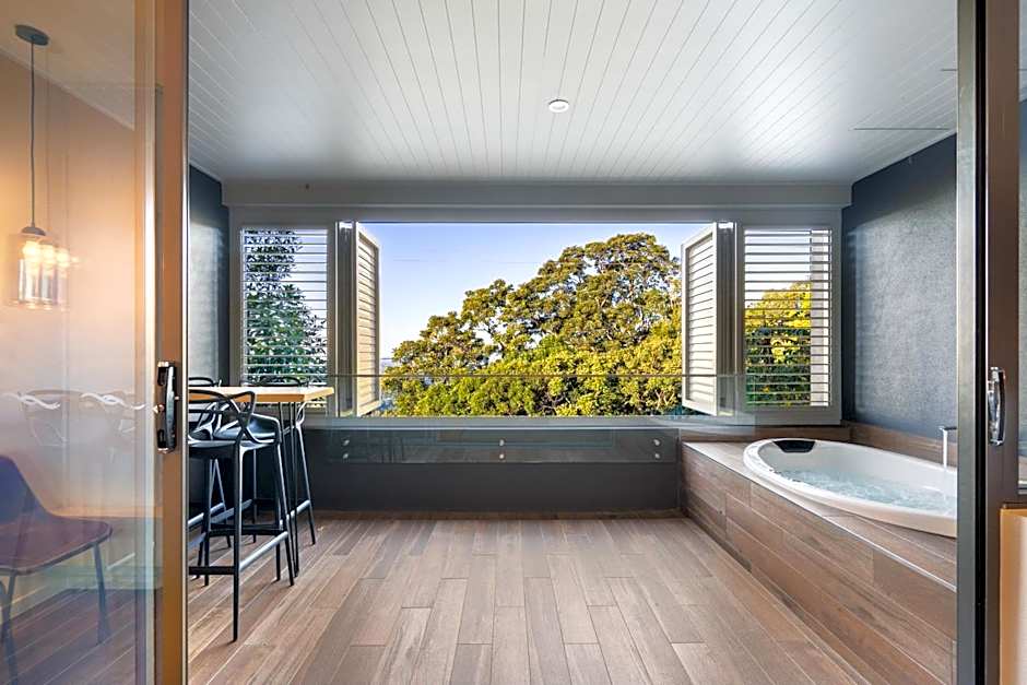 Luxury Spa Retreat with Ocean and Hinterland Views