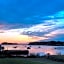 East Wind Inn & Suites