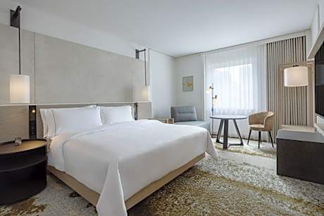 Deluxe King Bed