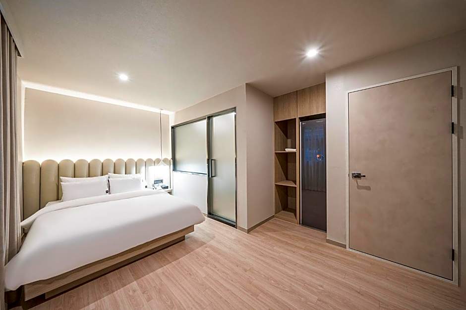 Gyeongju Poverta Hotel