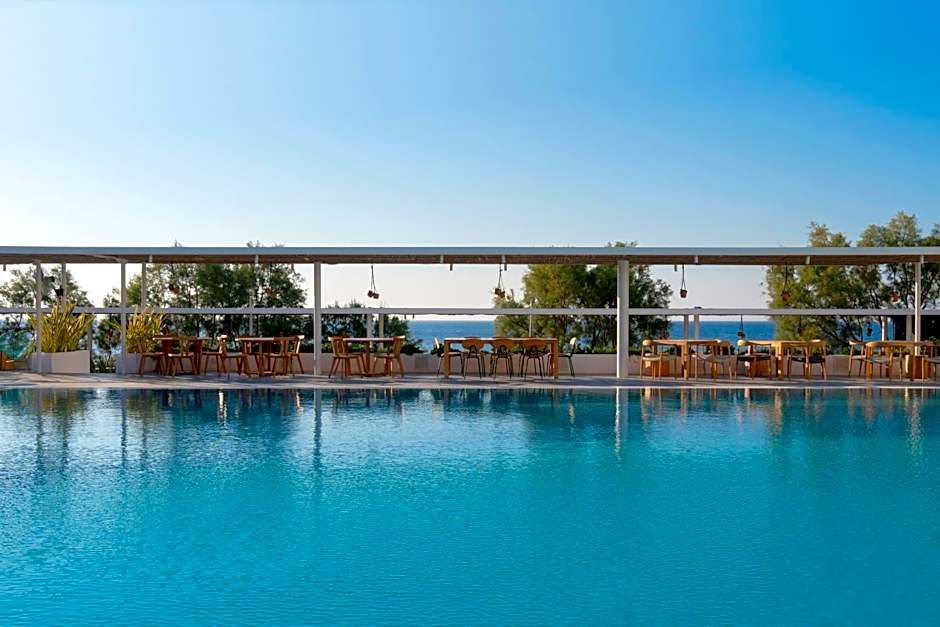 Kamari Beach Hotel