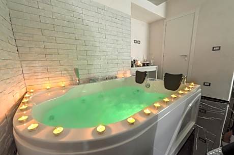 Deluxe Suite with Spa Bath