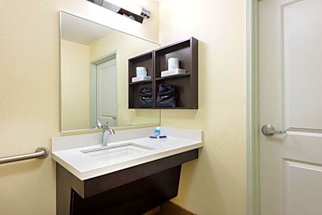Queen Studio Suite with Hearing Accessible Roll In Shower