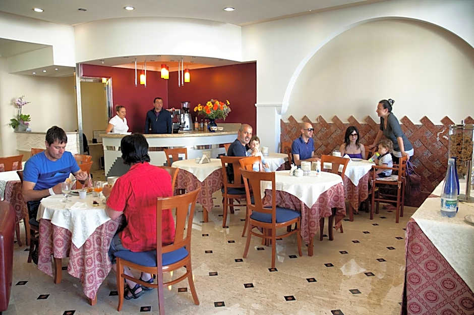 Hotel Riva Del Sole