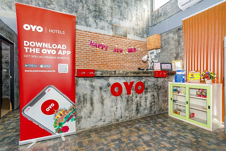 OYO 650 At Night Pranburi