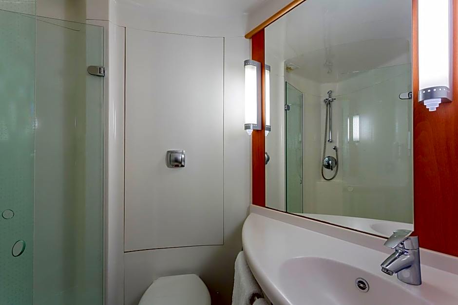 ibis Belfast Queens Quarter