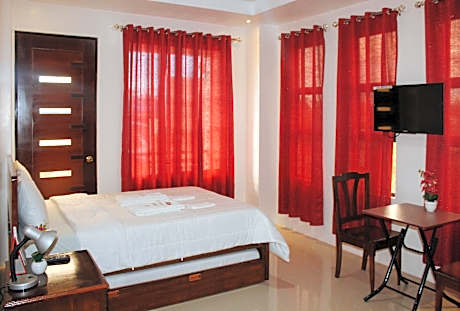 RedDoorz @ LS Suites Poblacion Culasi Antique