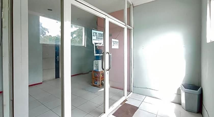 RedDoorz Syariah near Q-Mall Banjarbaru