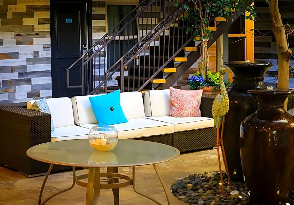 L.A. Sky Boutique Hotel