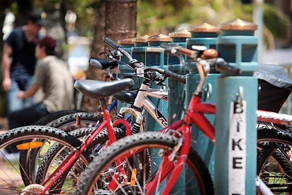 Surfers International Apartments