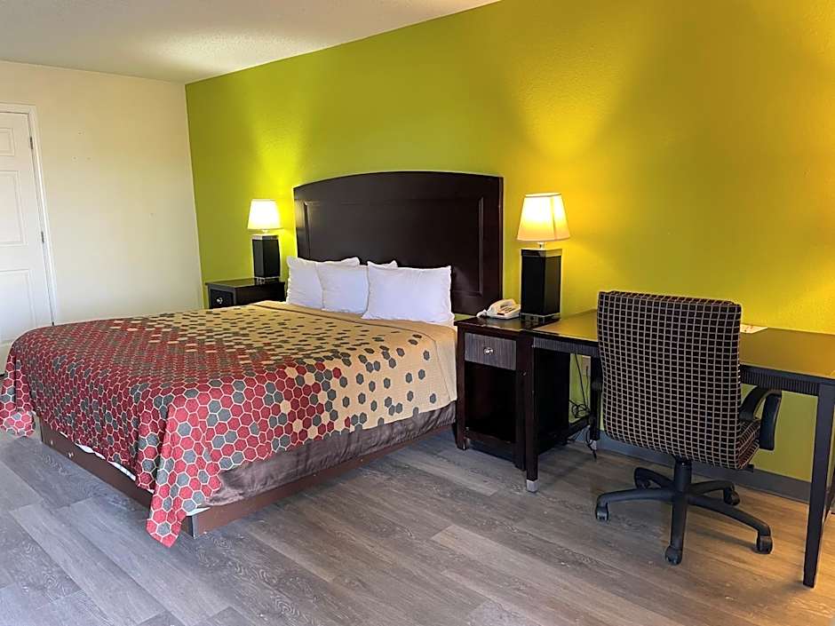 Econo Lodge Inn & Suites Sweetwater I-20