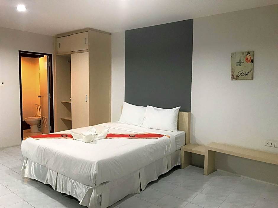 Grand Esie Service Apartment