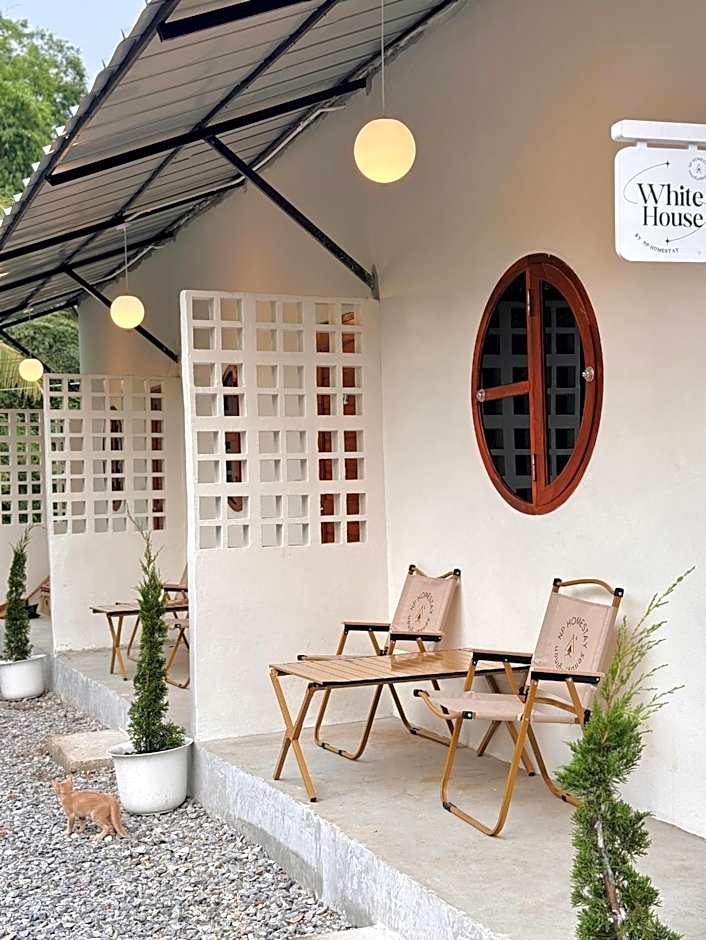 NP โฮมสเตย์ นอนเต็นท์ติดแอร์