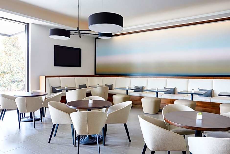 AC Hotel by Marriott Tampa Airport